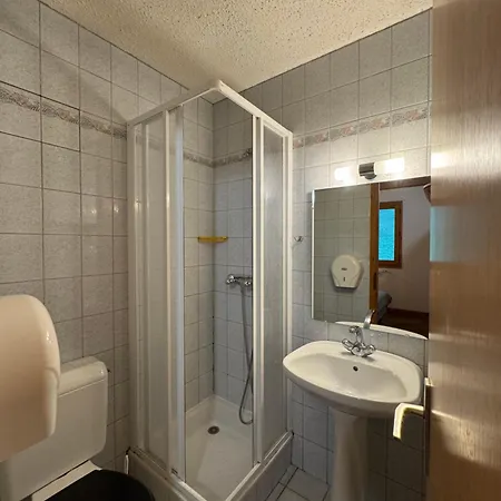Hostel L'ardesia *